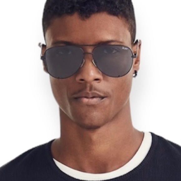 QUAY High Key Sunglasses Black Frame Black Smoke Lens Unisex Aviators NWT - Picture 3 of 12